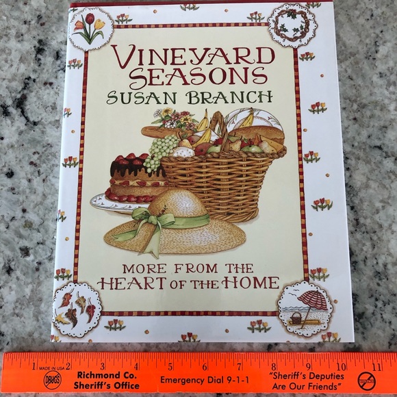 Vineyard Seasons cookbook by Susan Branch - Picture 7 of 8